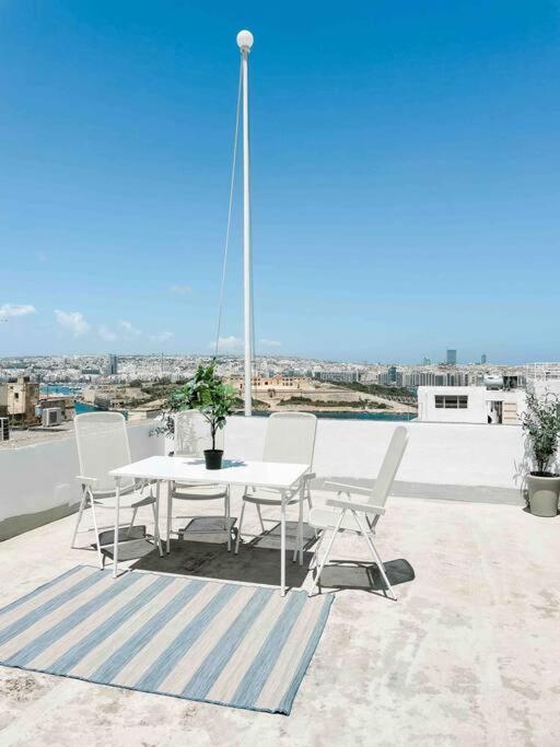 City Penthouse With Roof Terrace And Sea Views La Valeta Exterior foto
