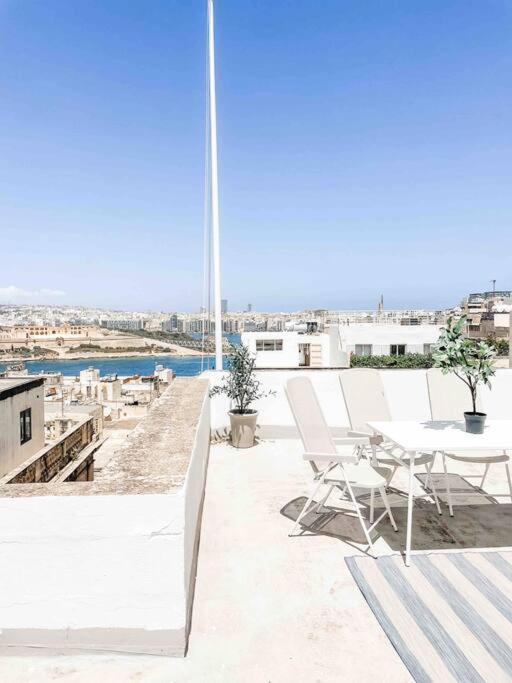 City Penthouse With Roof Terrace And Sea Views La Valeta Exterior foto