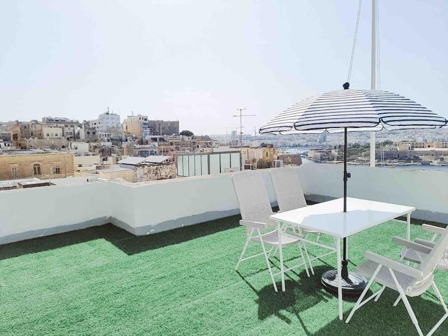 City Penthouse With Roof Terrace And Sea Views La Valeta Exterior foto